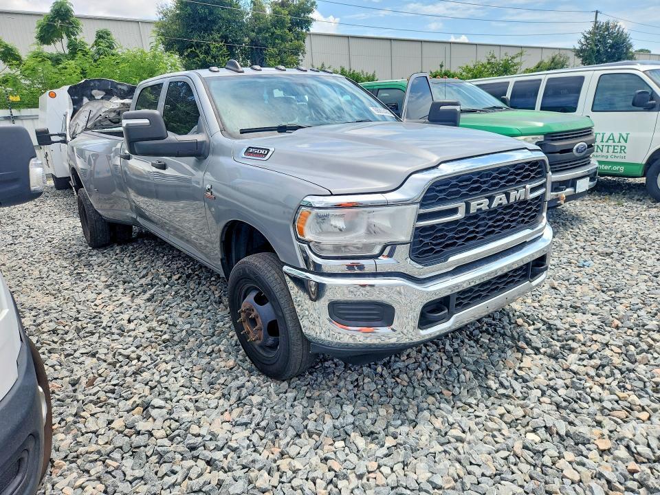 3C63RRGL4PG542576 2023 RAM 3500 photo no. 4