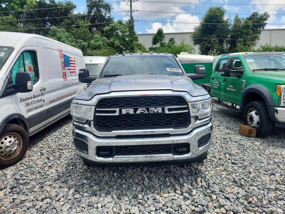 3C63RRGL4PG542576 2023 RAM 3500 photo no. 5