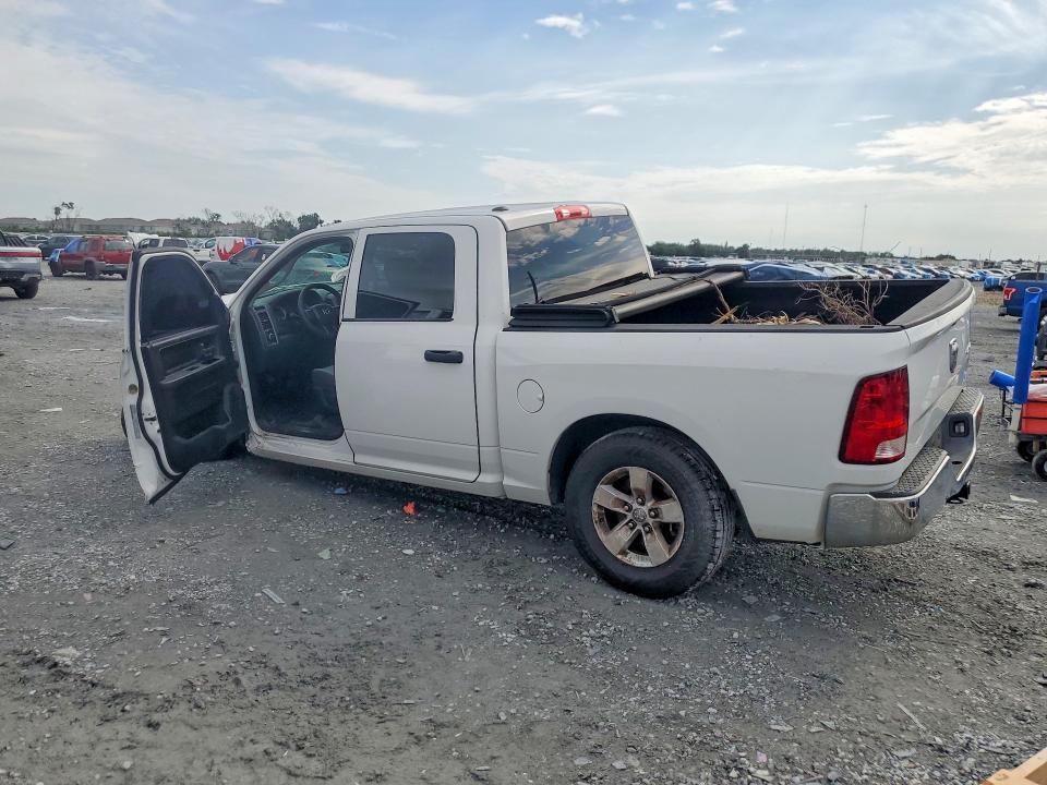 2023 RAM 1500 CLASSIC TRADESMAN — Фото 2 из 12