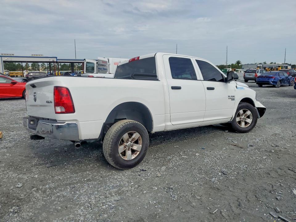 2023 RAM 1500 CLASSIC TRADESMAN — Фото 3 из 12