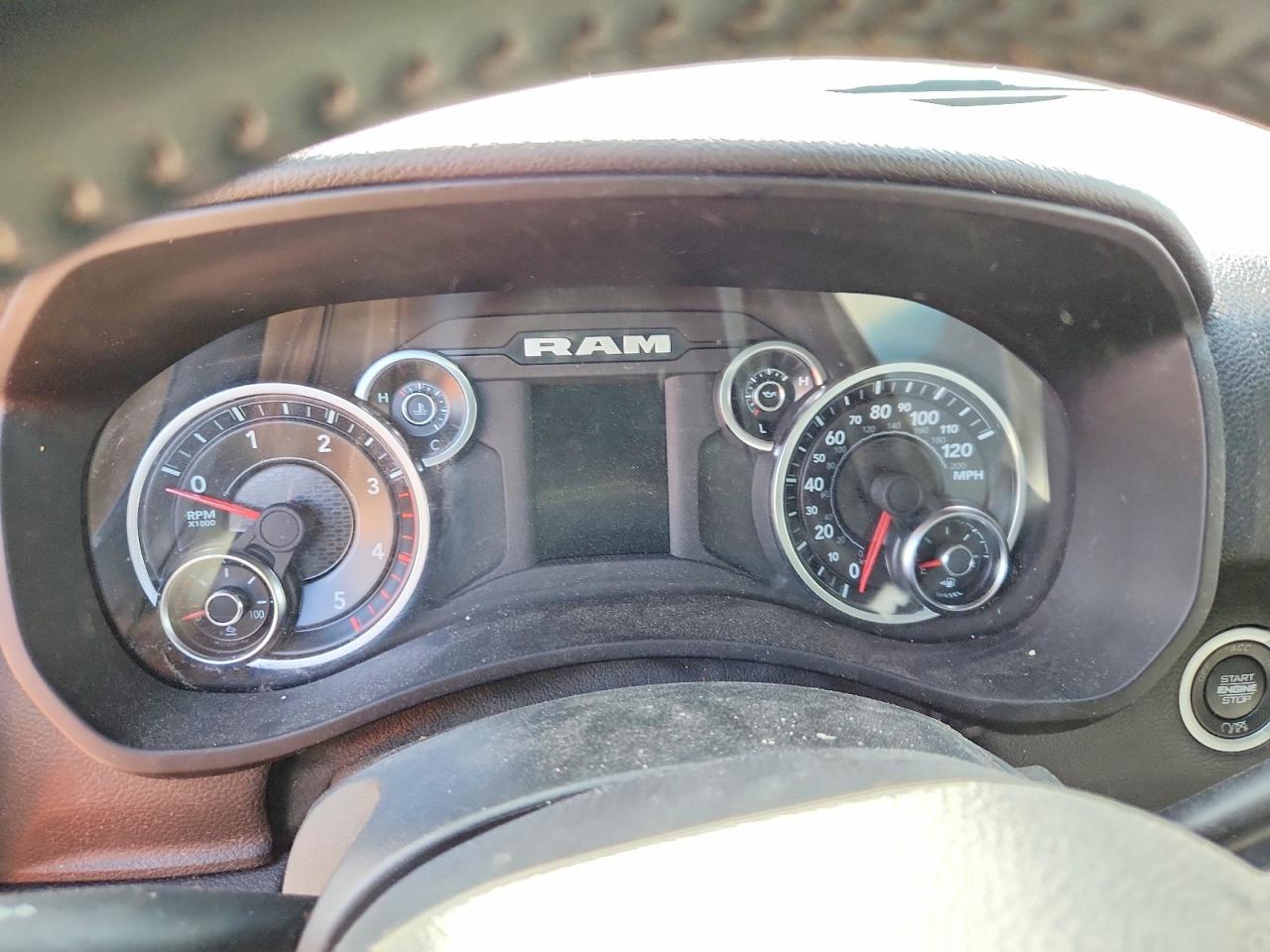 2023 RAM 2500 BIG HORN — Фото 9 из 12