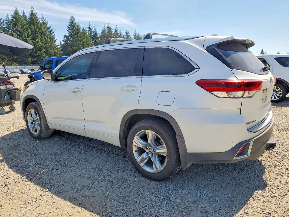 5TDDZRFH9HS375032 2017 TOYOTA HIGHLANDER photo no. 2
