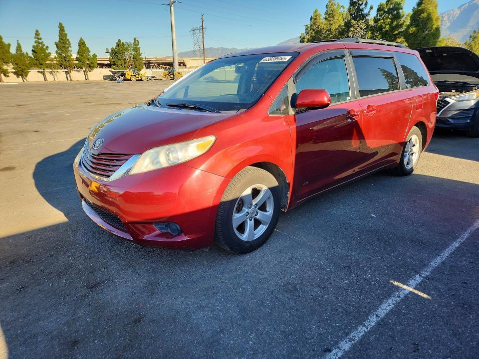 2017 TOYOTA SIENNA 5TDKZ3DC1HS807687