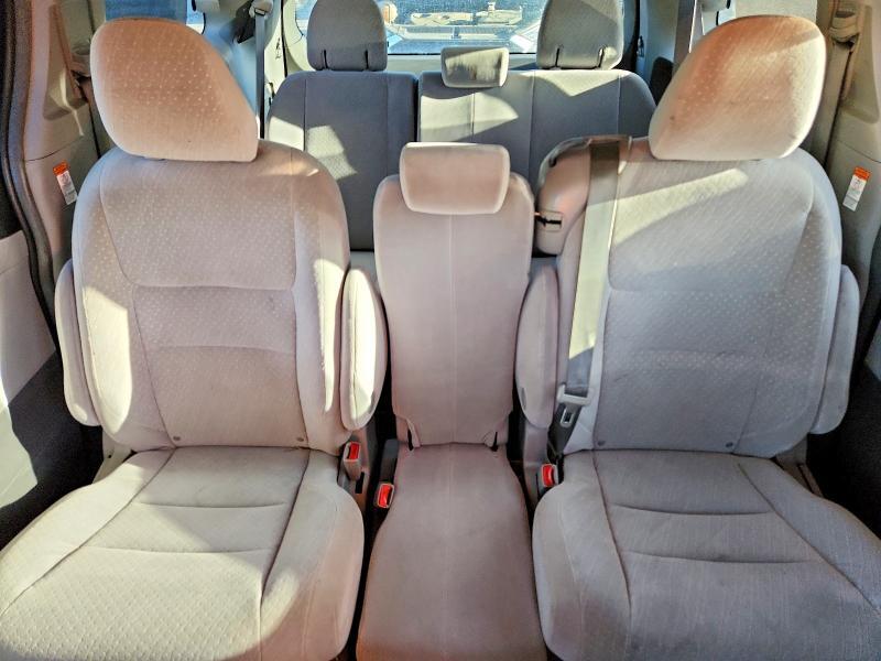 2017 TOYOTA SIENNA LE 8-PASSENGER — Фото 10 из 13