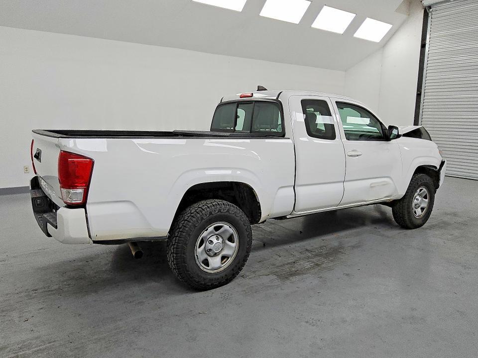 2017 TOYOTA TACOMA SR — Фото 3 из 13