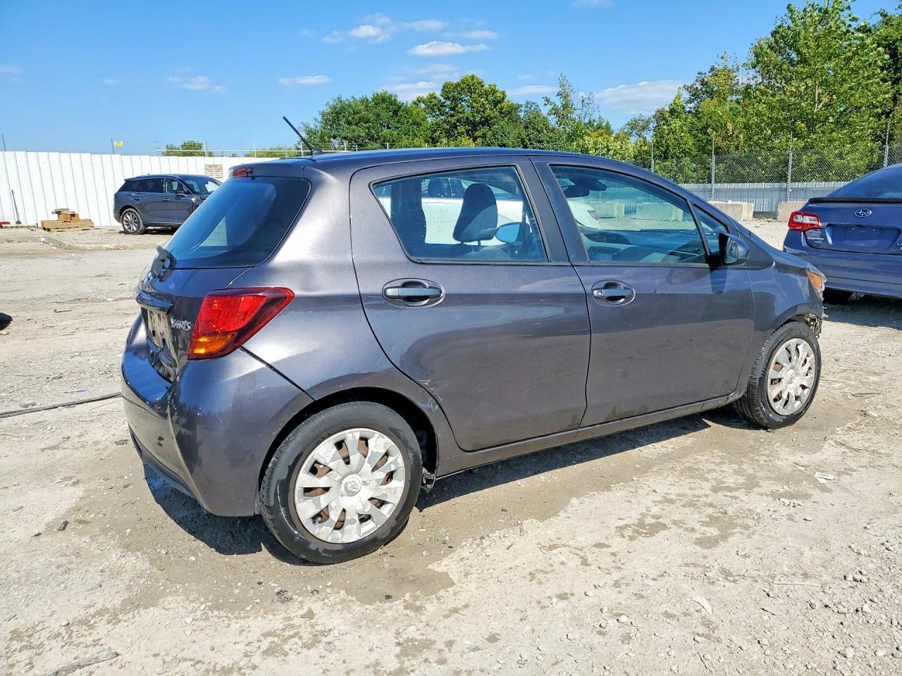 2017 TOYOTA YARIS 5-DOOR L FLEET — Фото 3 из 13