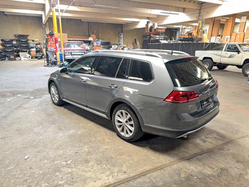2017 VOLKSWAGEN GOLF ALLTRACK S — Фото 3 из 10