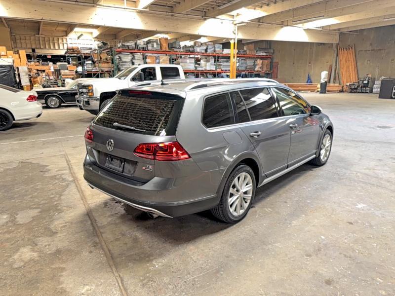 2017 VOLKSWAGEN GOLF ALLTRACK S — Фото 4 из 10