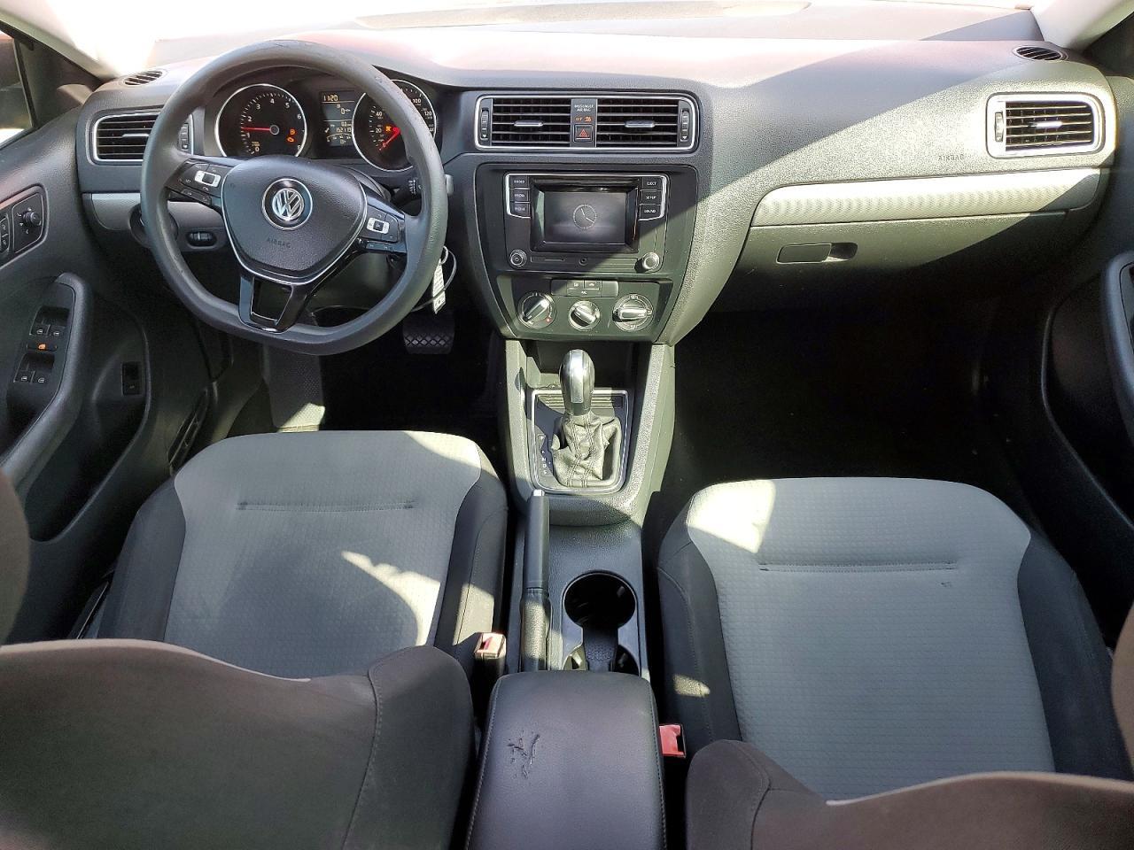 3VW2B7AJ8HM313970 2017 VOLKSWAGEN JETTA photo no. 8