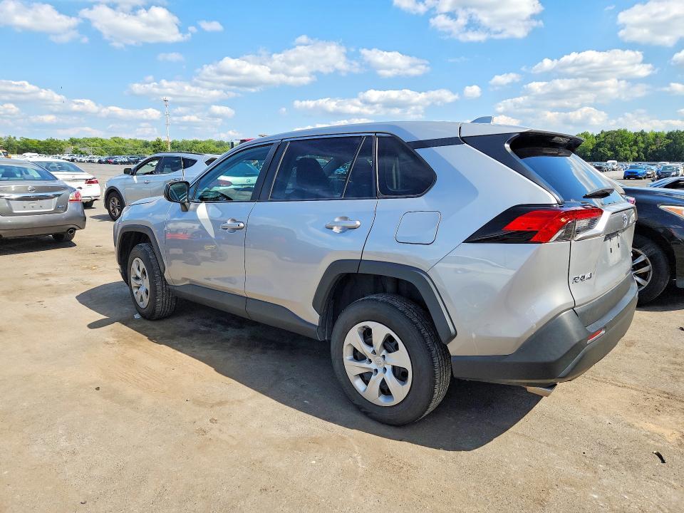 2023 TOYOTA RAV4 LE — Фото 2 из 13