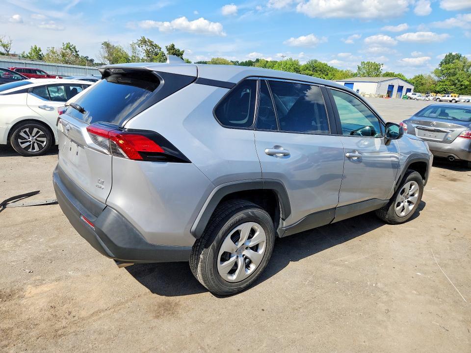 2023 TOYOTA RAV4 LE — Фото 3 из 13
