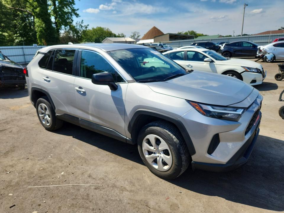 2023 TOYOTA RAV4 LE — Фото 4 из 13
