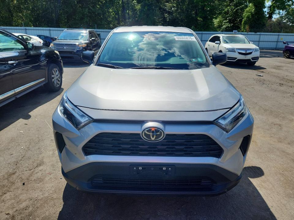 2023 TOYOTA RAV4 LE — Фото 5 из 13