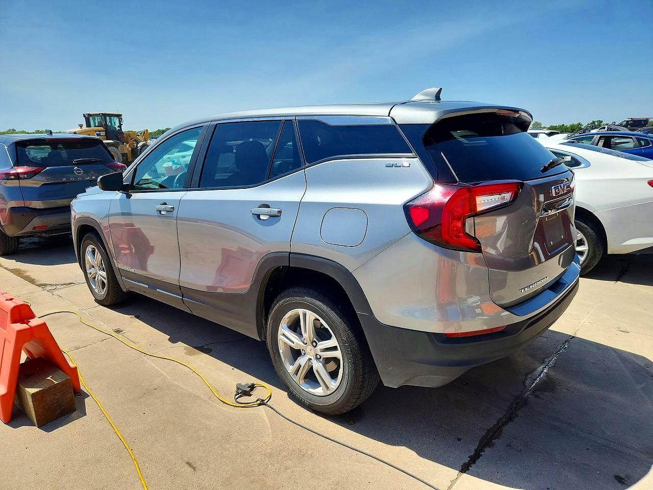 2024 GMC TERRAIN SLE — Фото 2 из 12