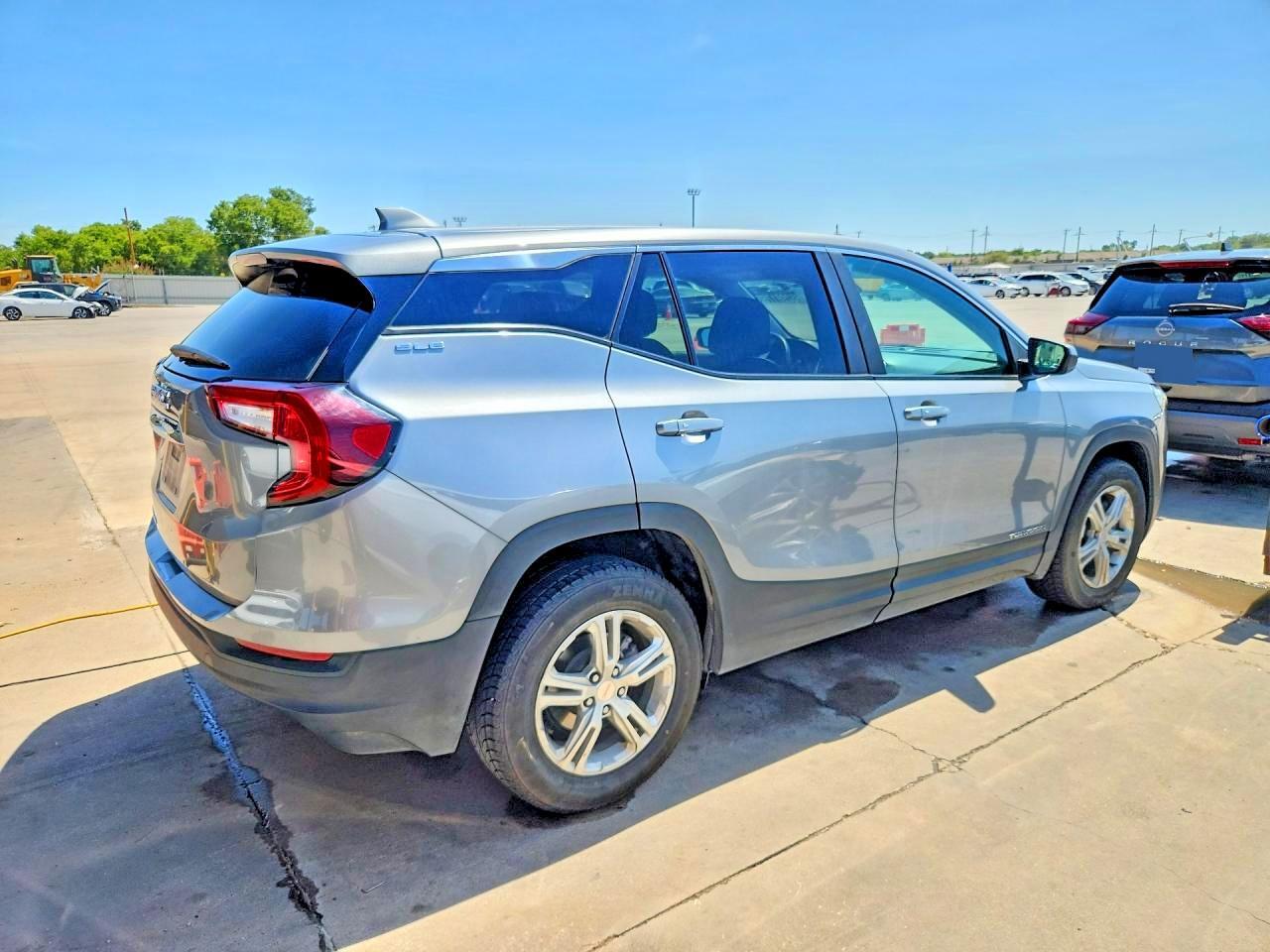 2024 GMC TERRAIN SLE — Фото 3 из 12