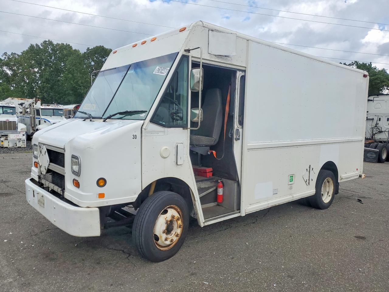 2001 FREIGHTLINER CHASSIS 4UZAANBW71CH53250