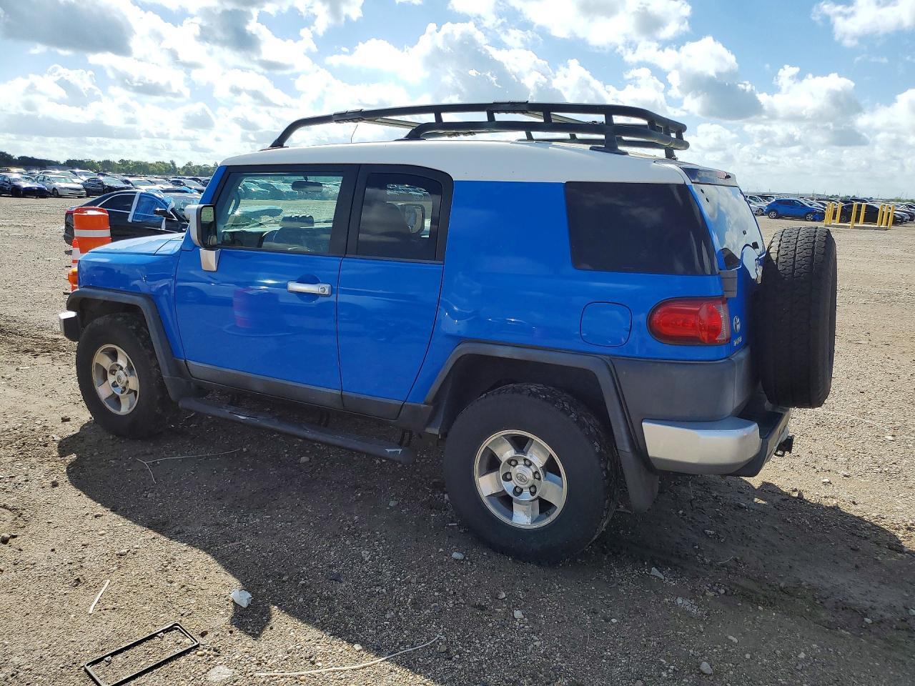 2008 TOYOTA FJ CRUISER BASE — Фото 2 из 12