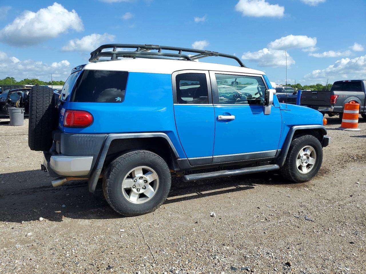 2008 TOYOTA FJ CRUISER BASE — Фото 3 из 12