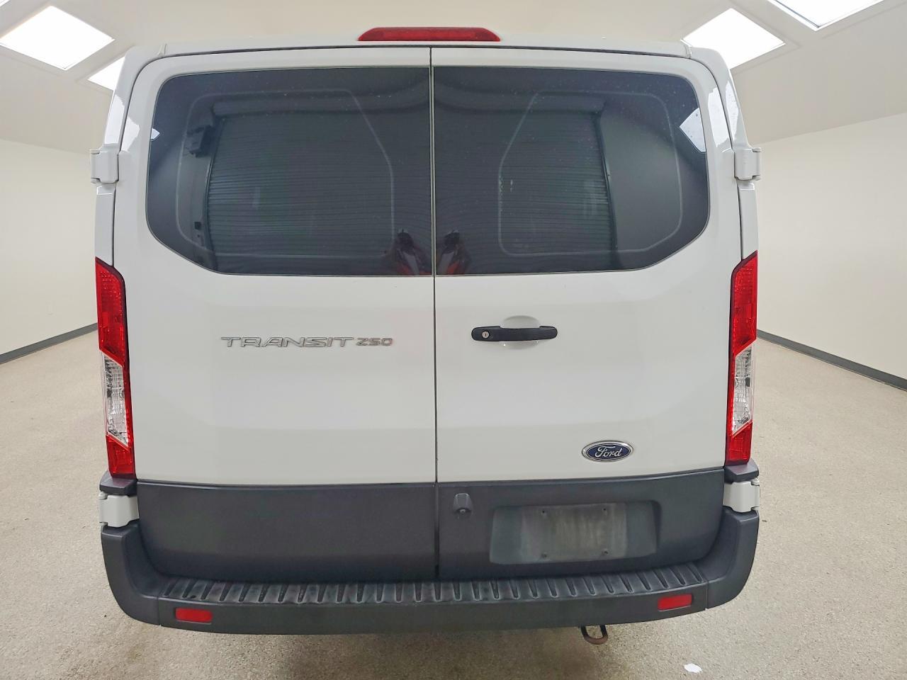 2020 FORD TRANSIT T-250 — Фото 6 из 13