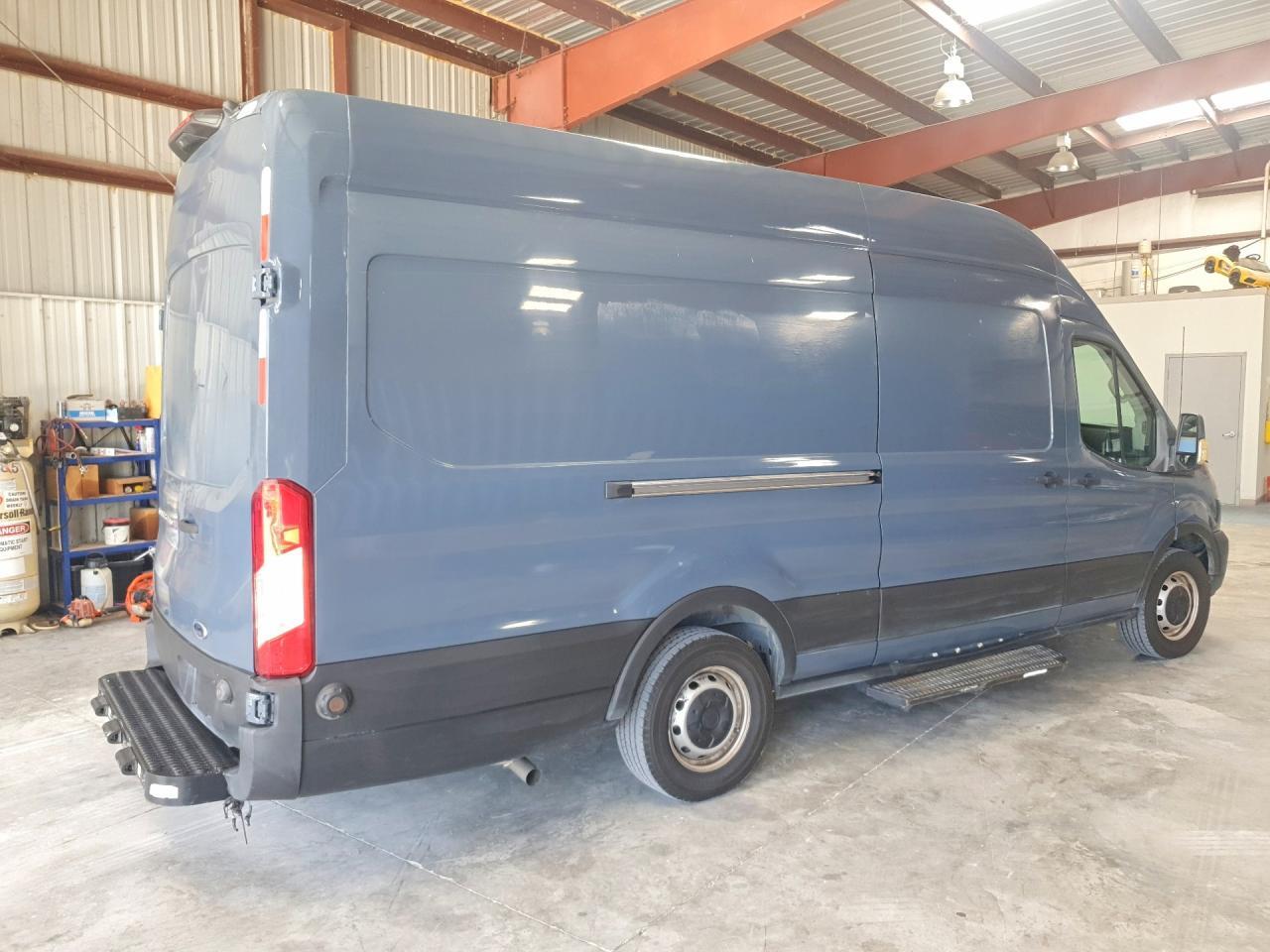 2020 FORD TRANSIT T-250 — Фото 3 из 13
