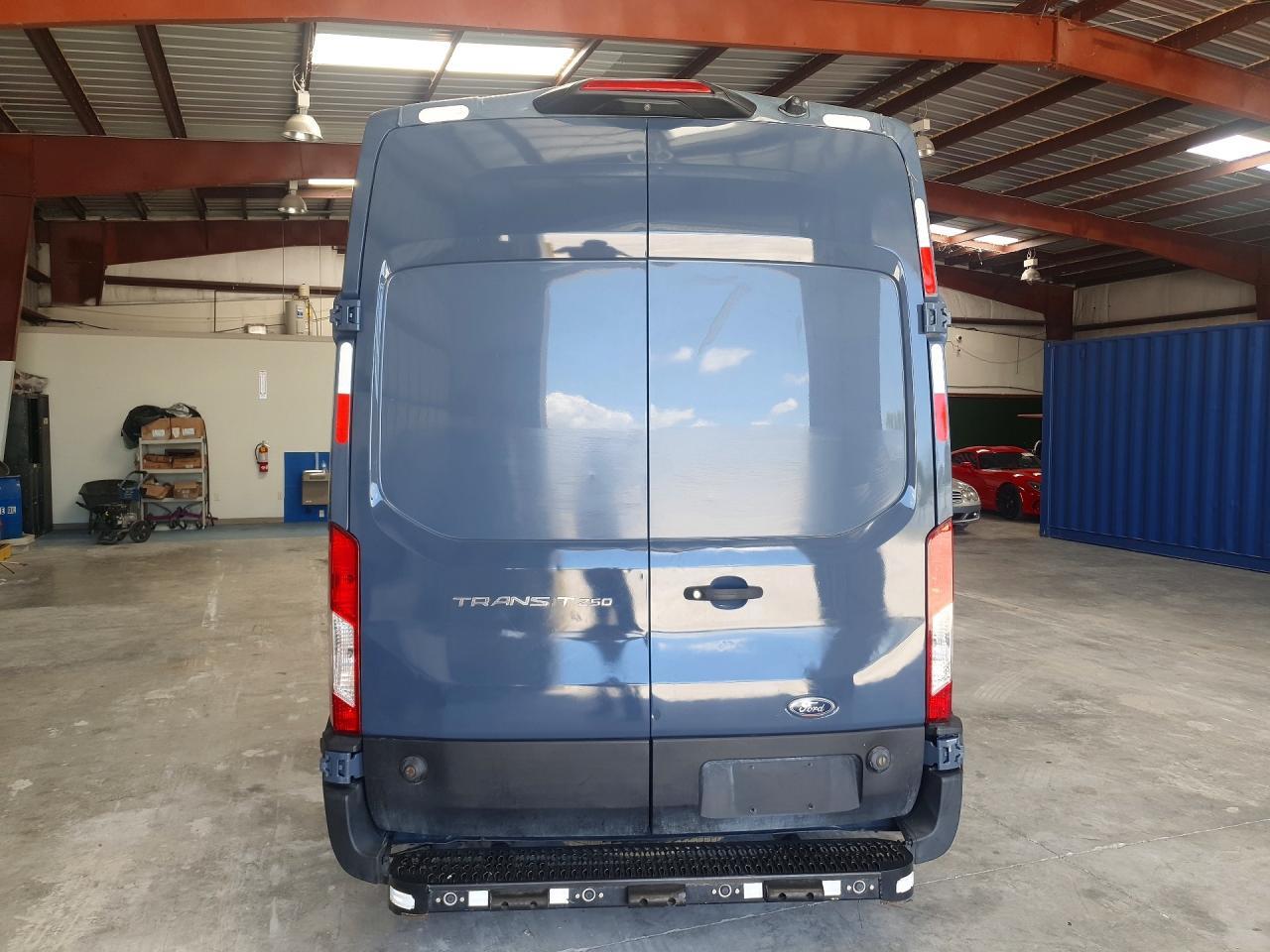 2020 FORD TRANSIT T-250 — Фото 6 из 13