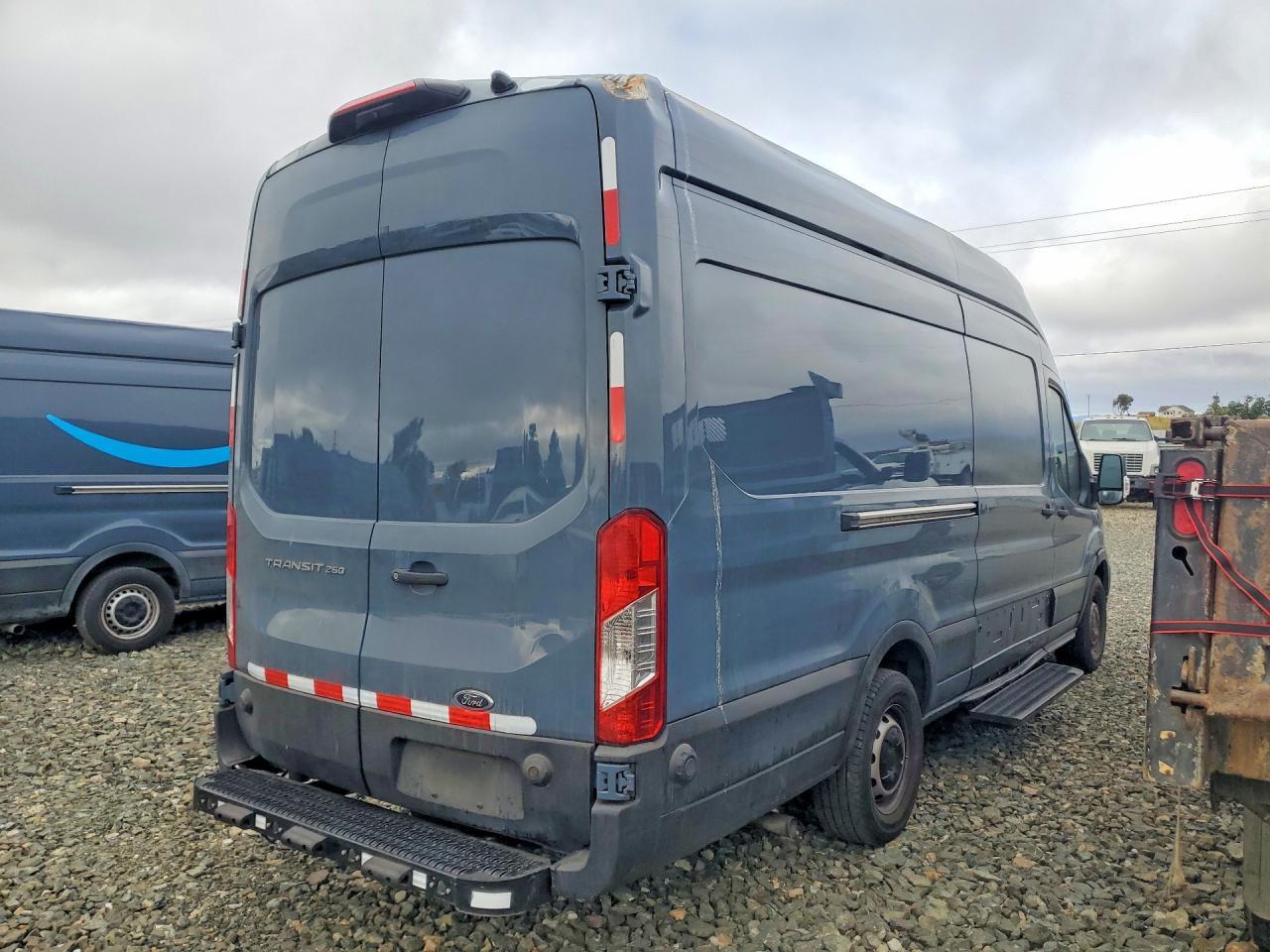 2020 FORD TRANSIT 250 DELIVERY VAN — Фото 3 из 13