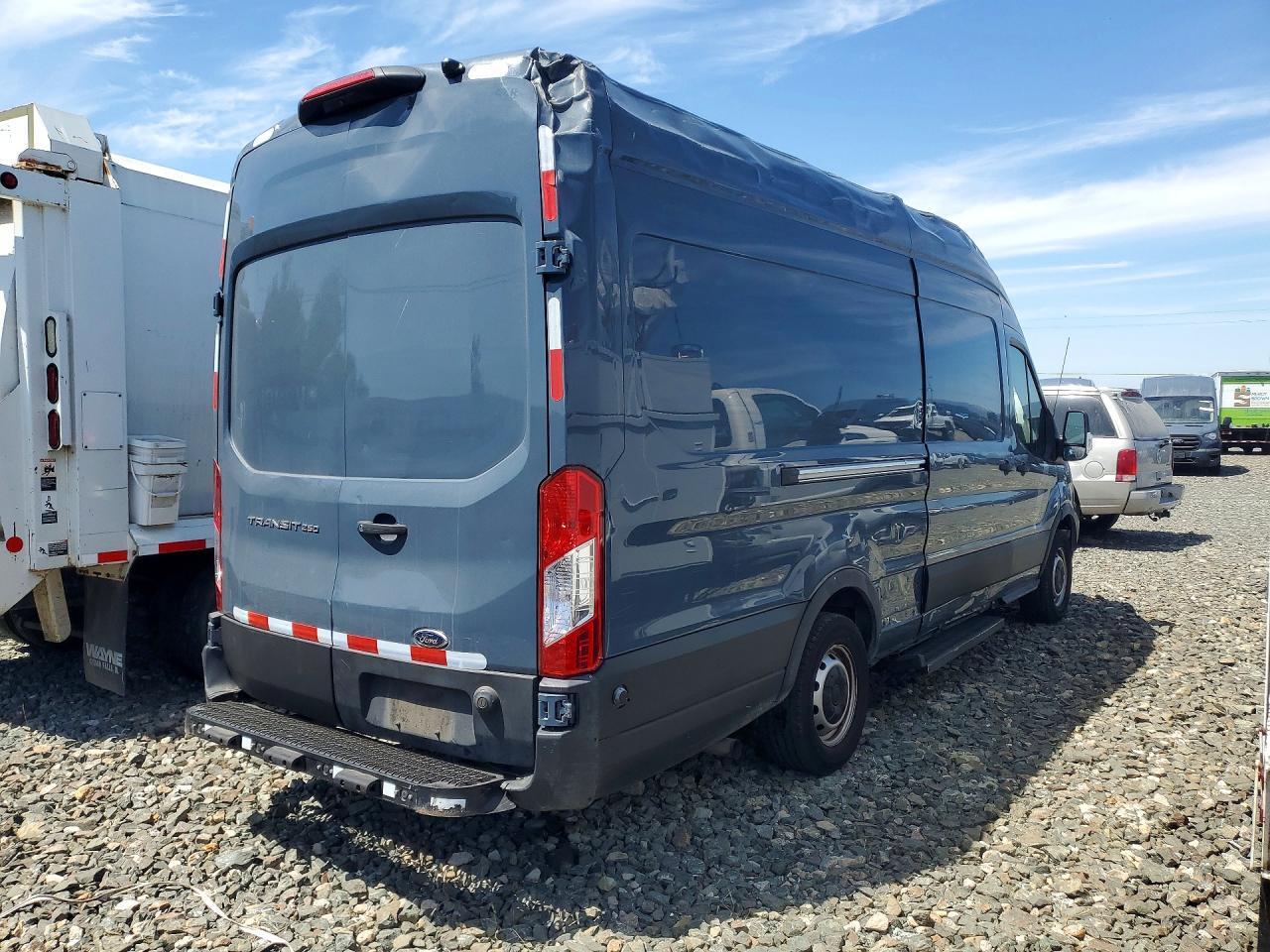 2020 FORD TRANSIT T-250 — Фото 3 из 13