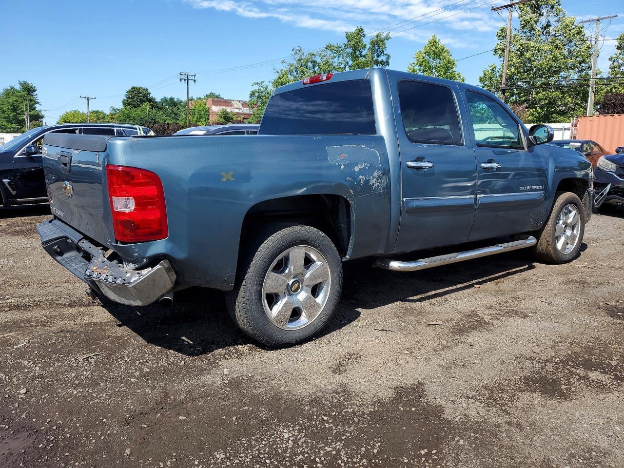 2009 CHEVROLET SILVERADO K1500 LT — Фото 3 из 12