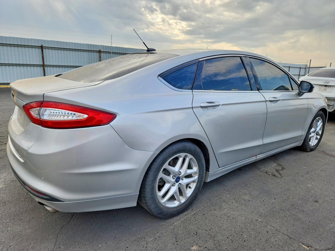 2016 FORD FUSION SE — Фото 3 из 12