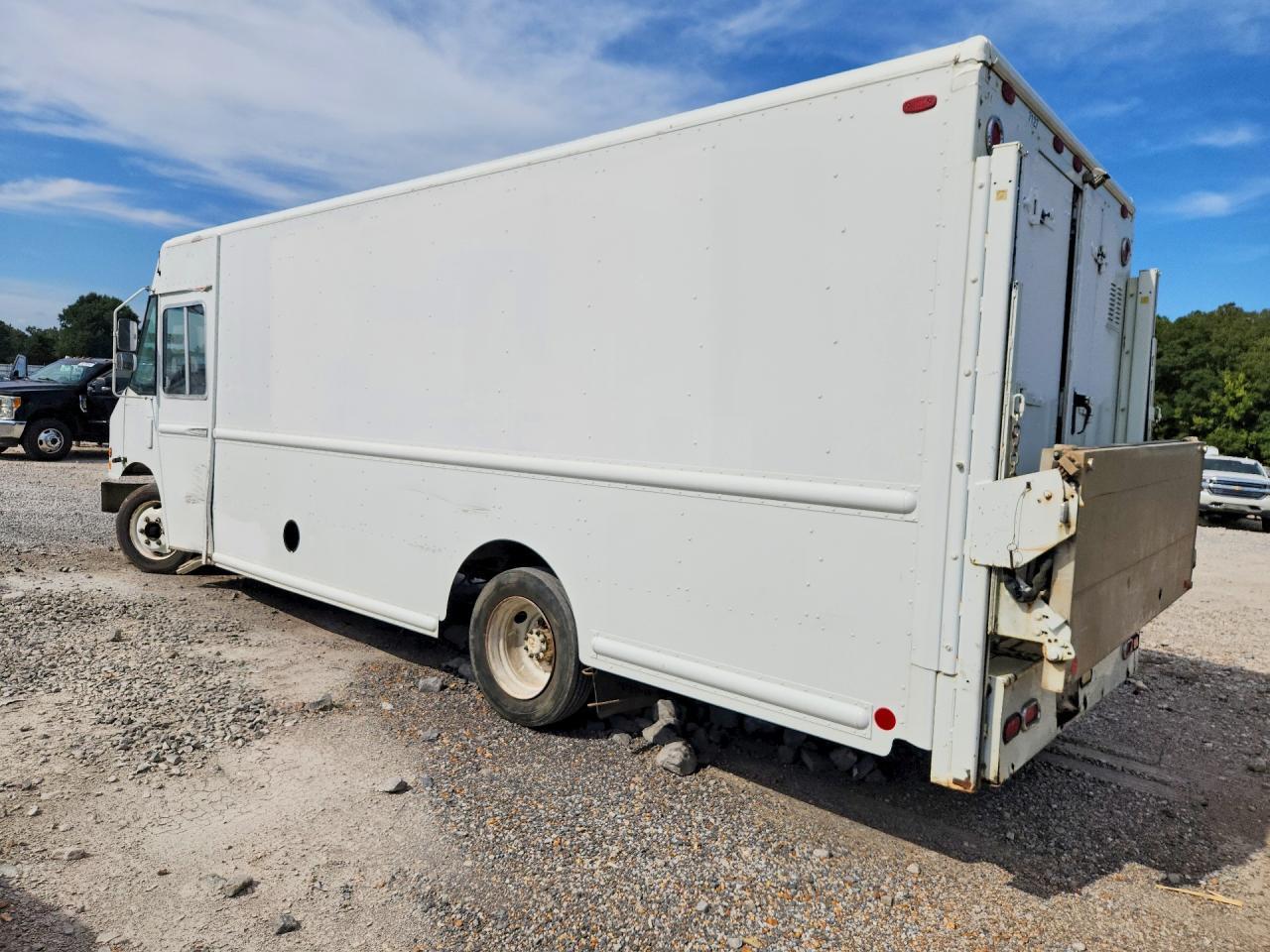2009 FREIGHTLINER CHASSIS M LINE WALK-IN VAN — Фото 2 из 13