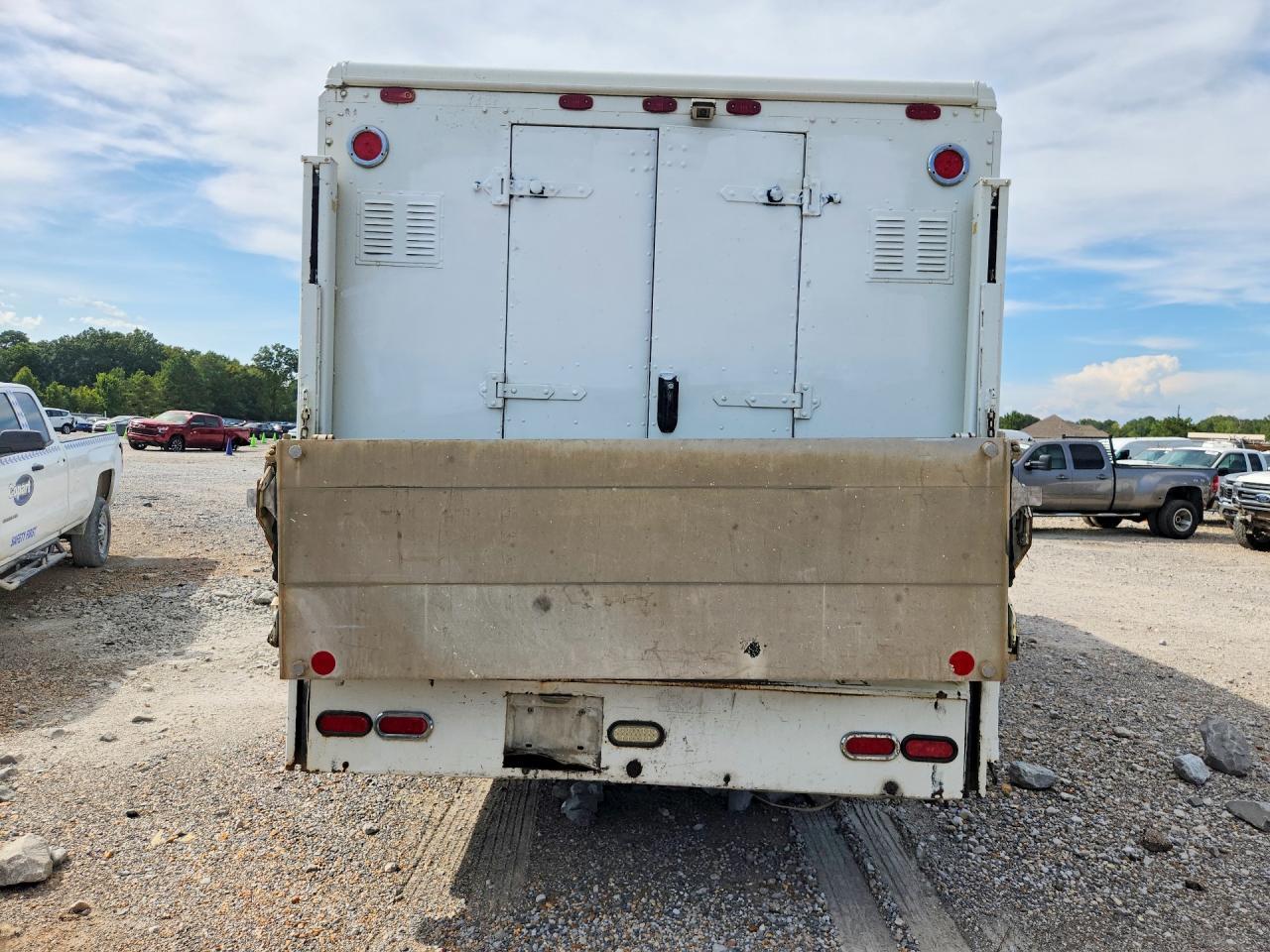 2009 FREIGHTLINER CHASSIS M LINE WALK-IN VAN — Фото 6 из 13