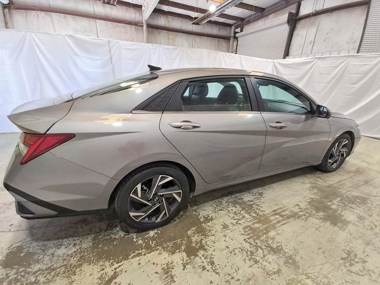 2024 HYUNDAI ELANTRA LIMITED — Фото 3 из 13