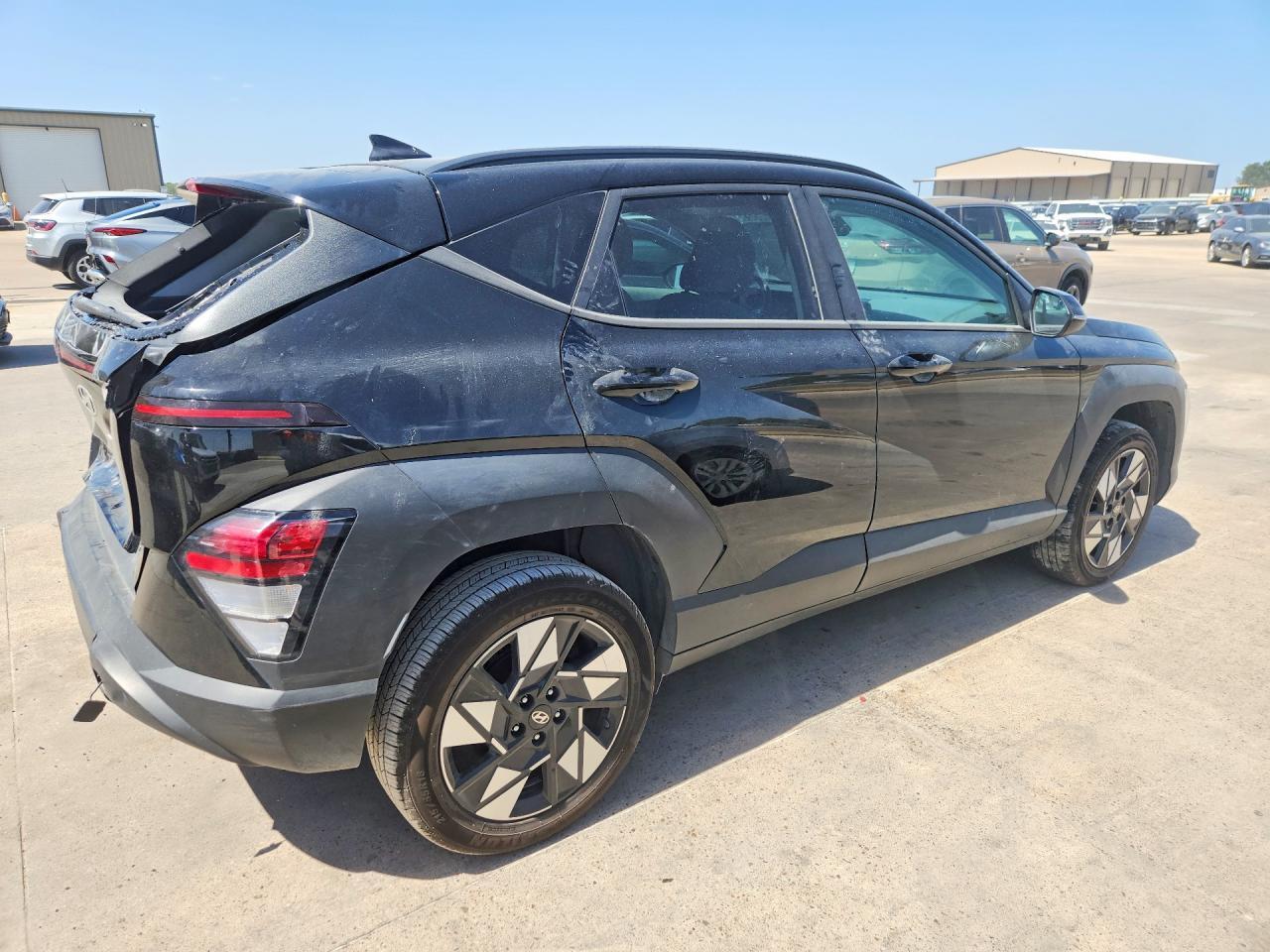 2024 HYUNDAI KONA SEL — Фото 3 из 13