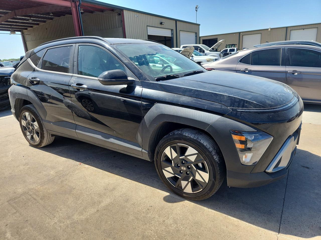 2024 HYUNDAI KONA SEL — Фото 4 из 13