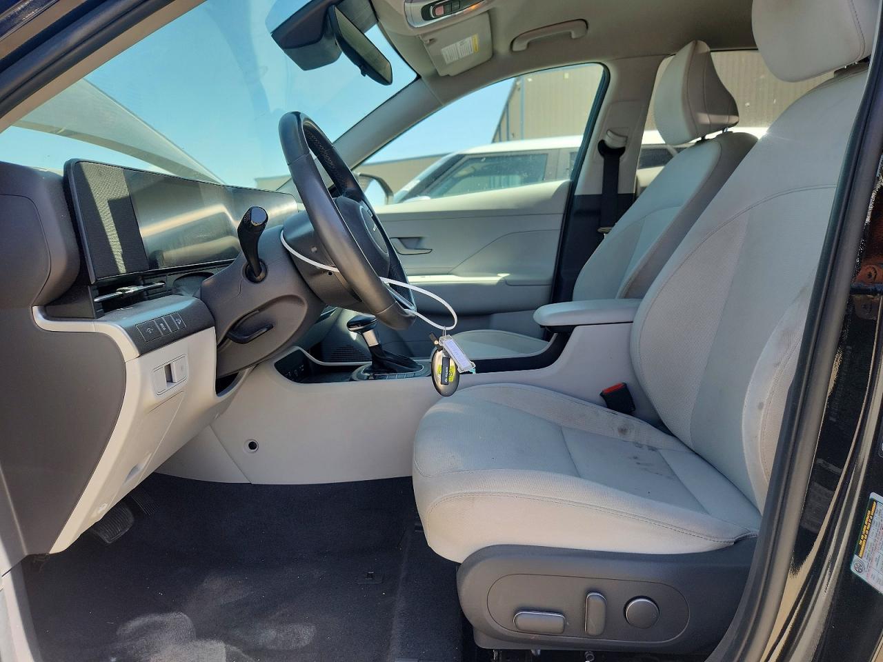 2024 HYUNDAI KONA SEL — Фото 7 из 13