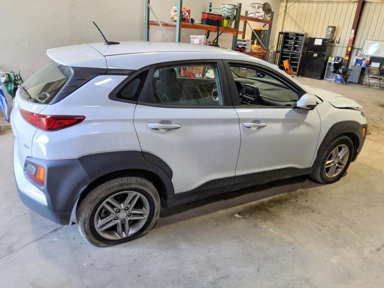 2020 HYUNDAI KONA SE — Фото 3 из 12