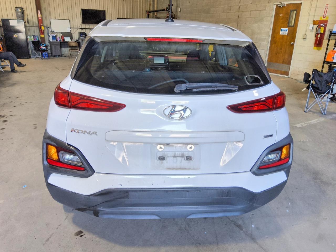 2020 HYUNDAI KONA SE — Фото 6 из 12