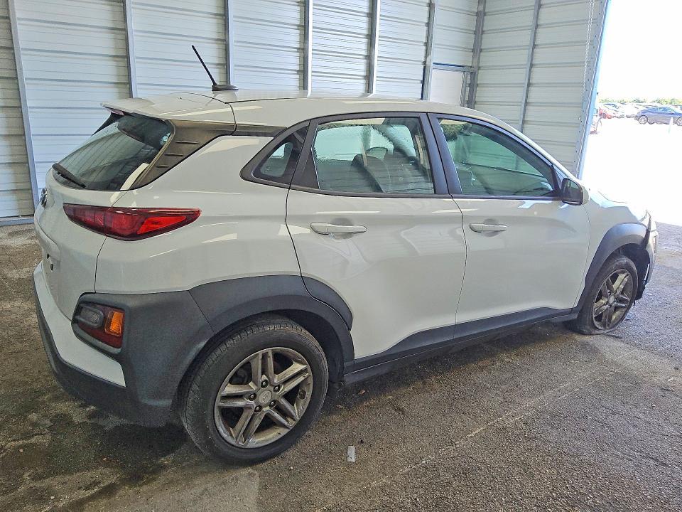 2020 HYUNDAI KONA SE — Фото 3 из 12