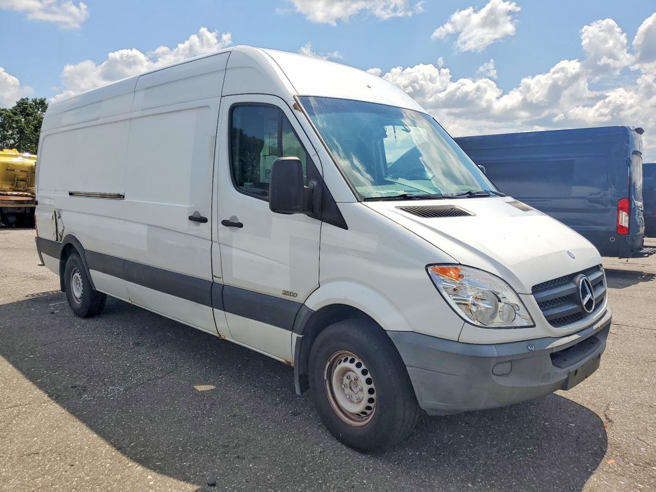 2012 MERCEDES-BENZ SPRINTER 2500 — Фото 4 из 13