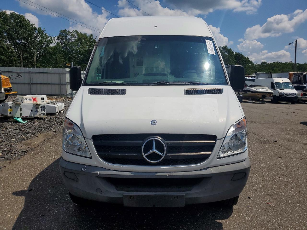 2012 MERCEDES-BENZ SPRINTER 2500 — Фото 5 из 13