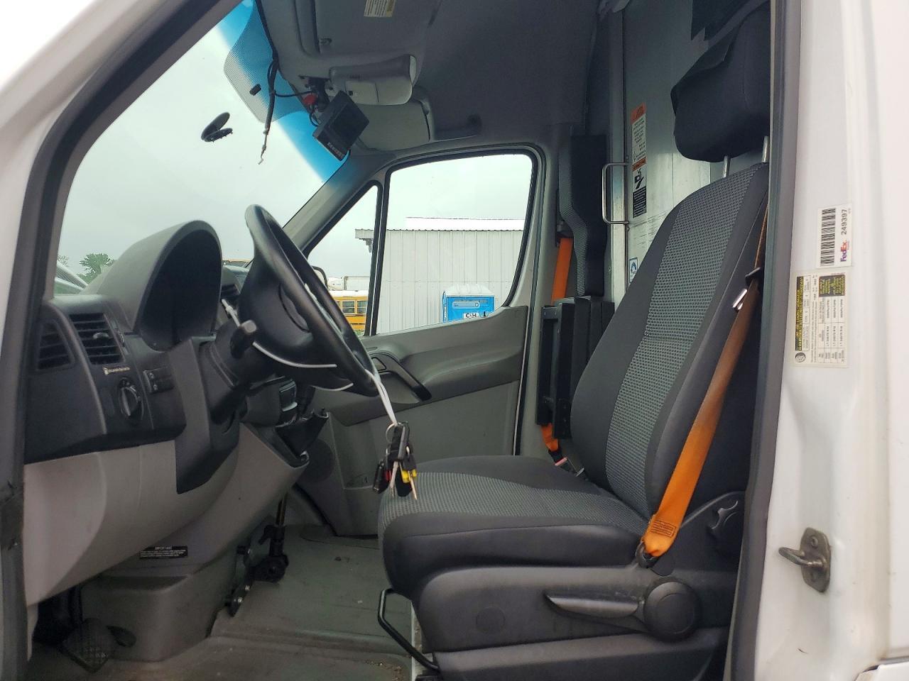2012 MERCEDES-BENZ SPRINTER 2500 — Фото 7 из 13
