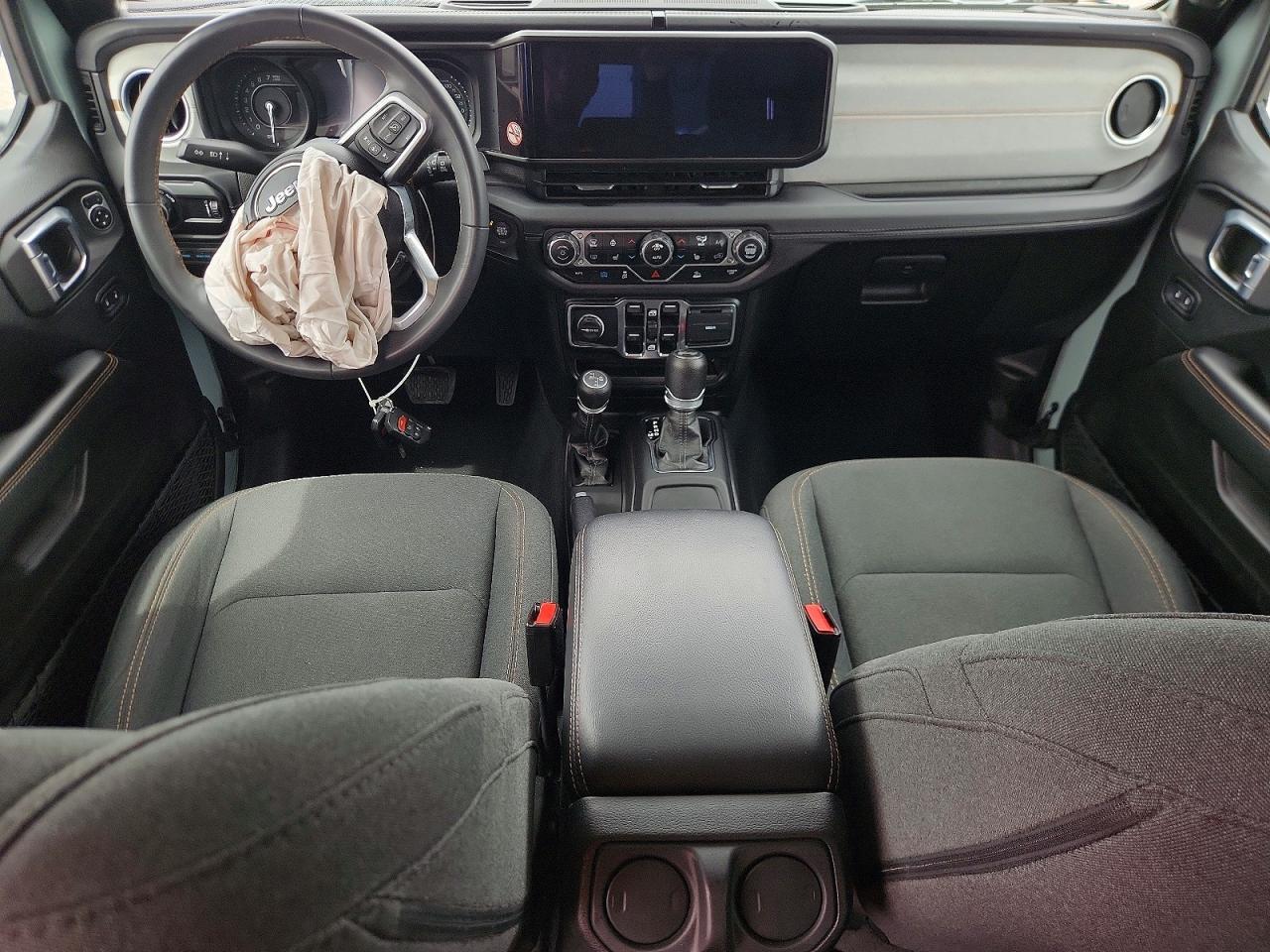 2024 JEEP WRANGLER SAHARA 4XE — Фото 8 из 12
