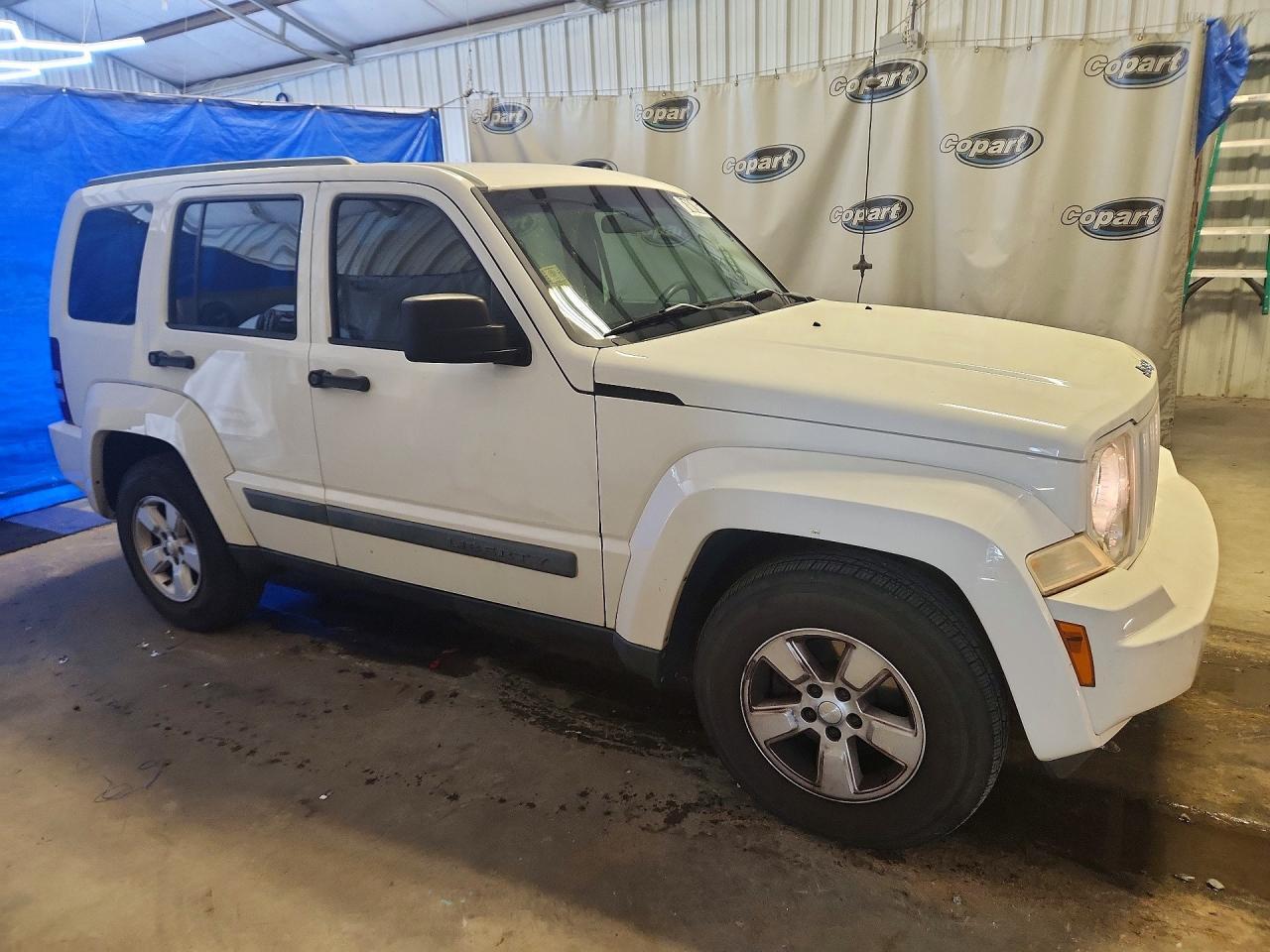 2009 JEEP LIBERTY SPORT — Фото 4 из 13