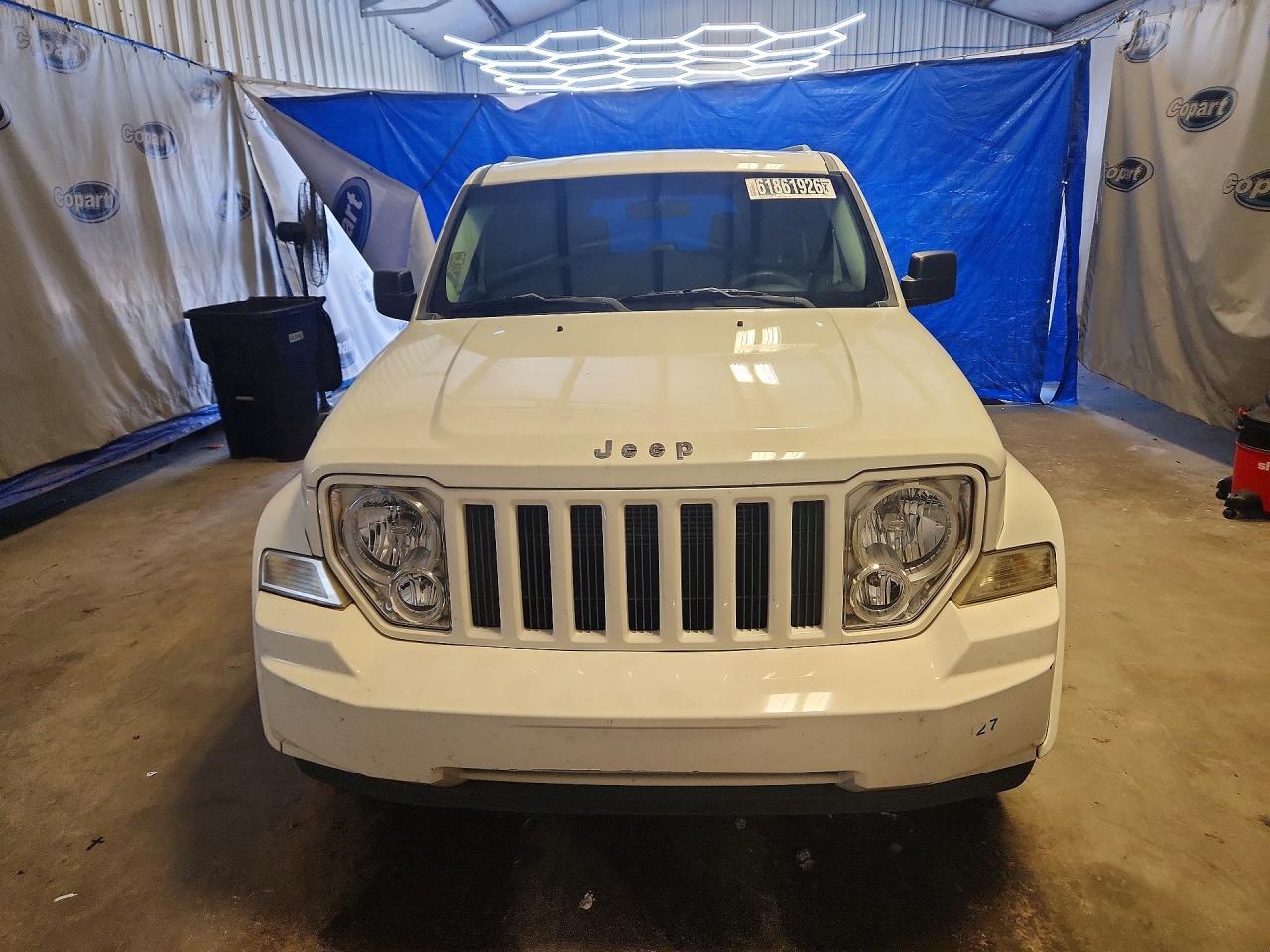 2009 JEEP LIBERTY SPORT — Фото 5 из 13