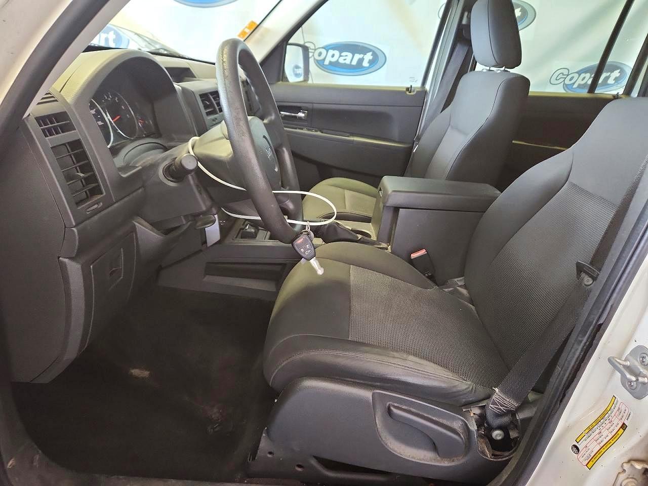 2009 JEEP LIBERTY SPORT — Фото 7 из 13