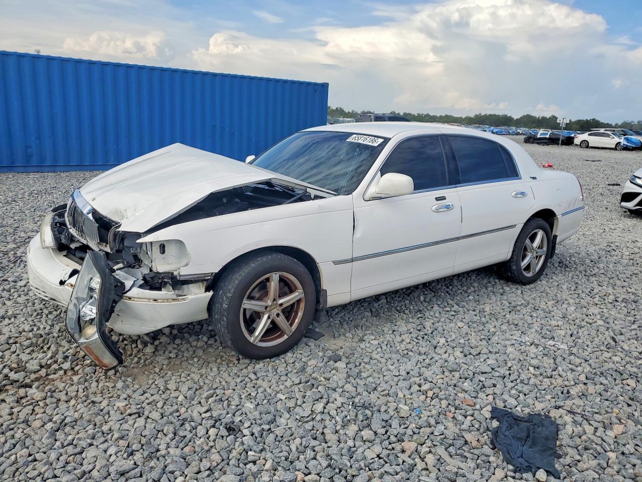 2009 LINCOLN TOWN CAR 2LNHM82V99X621357