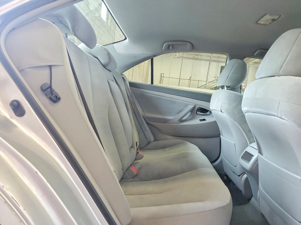 2009 TOYOTA CAMRY LE — Фото 10 из 12