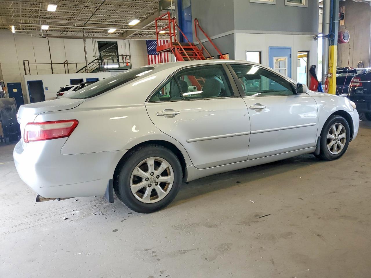 2009 TOYOTA CAMRY LE — Фото 3 из 12
