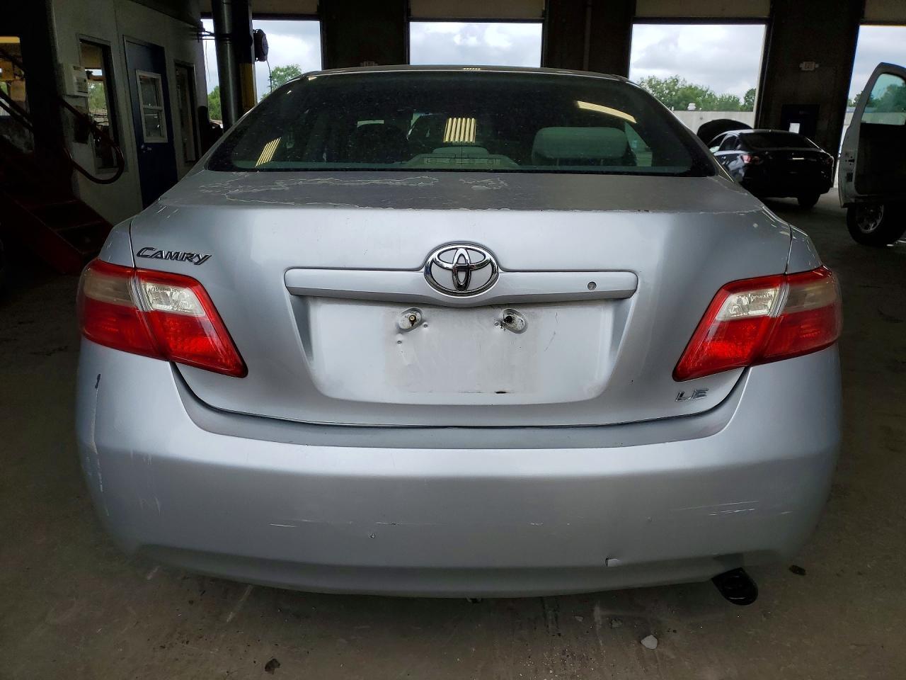 2009 TOYOTA CAMRY LE — Фото 6 из 12