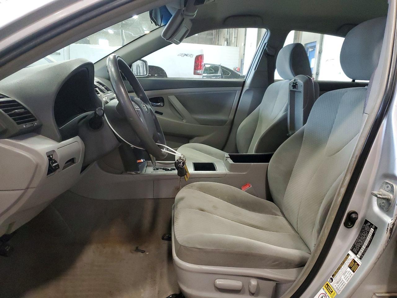 2009 TOYOTA CAMRY LE — Фото 7 из 12